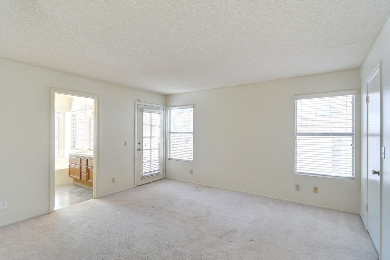 217 S White Cloud Cir - Photo 4 of 16