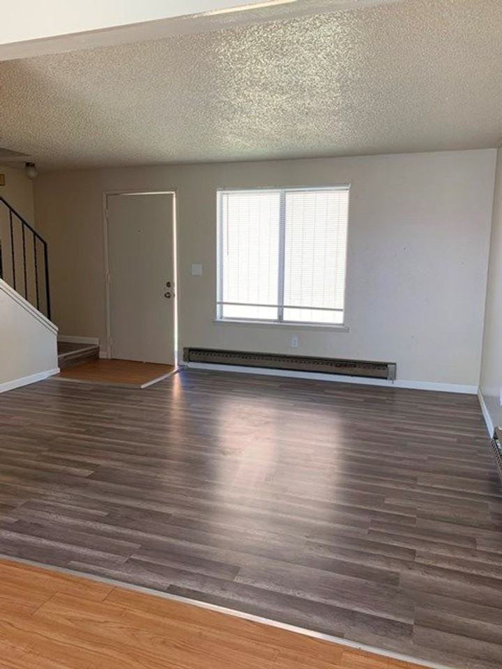28 Nevada St - Photo 4 of 11