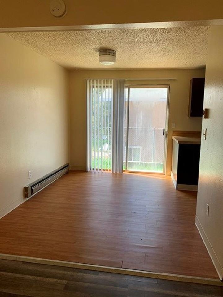 28 Nevada St - Photo 6 of 11