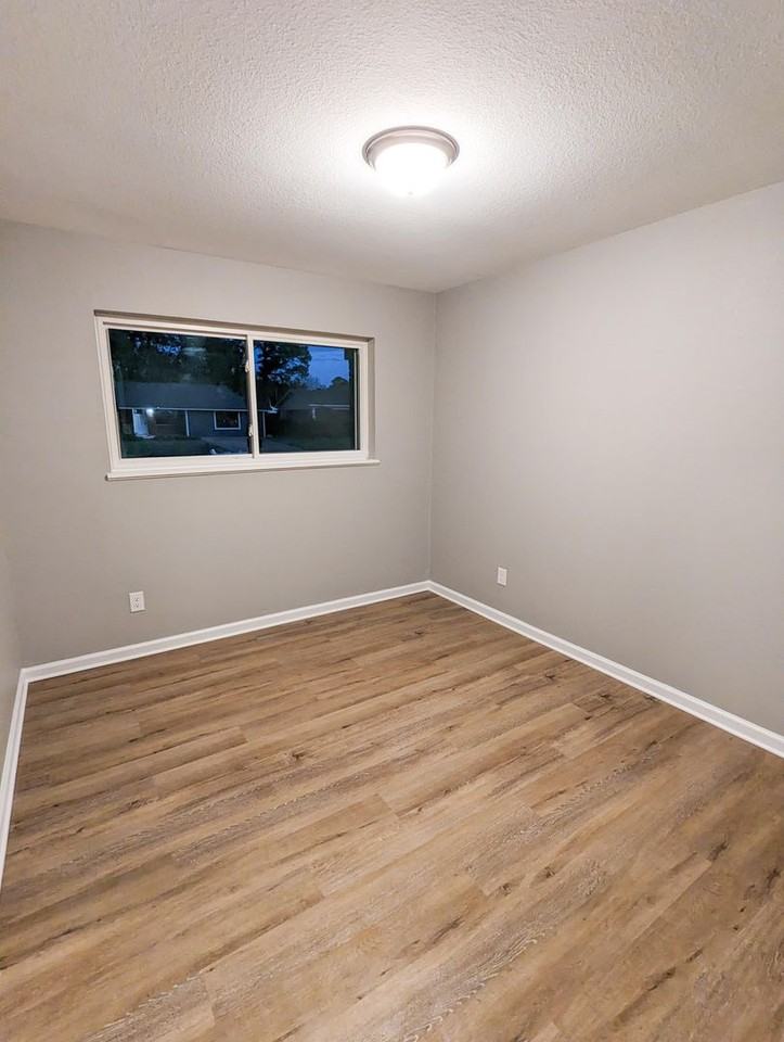 3115 Oliver St - Photo 3 of 8
