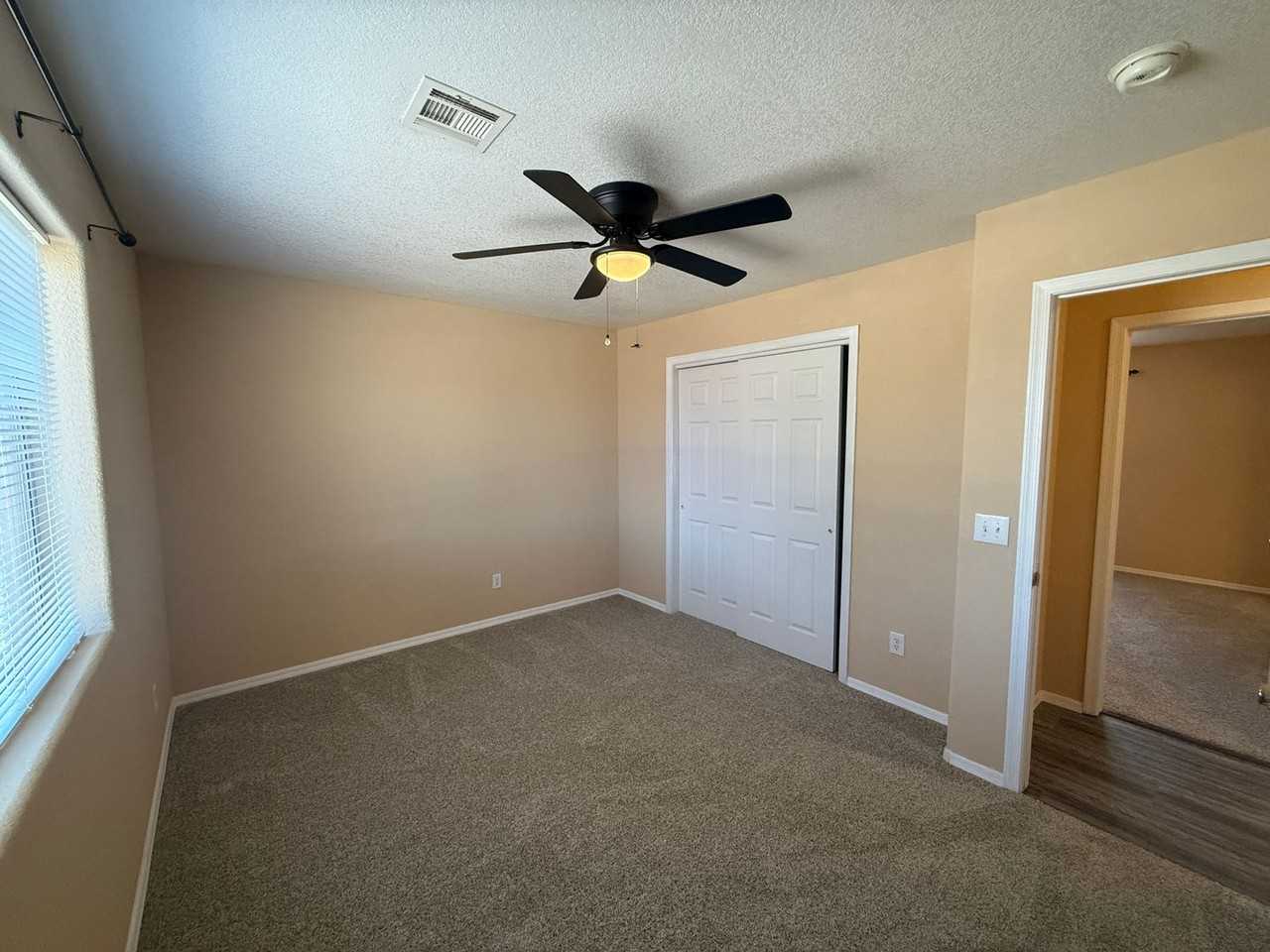 3468 Calumet Ave - Photo 6 of 11