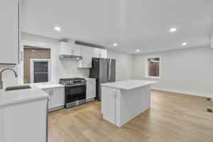 featured image of 1546 Chapel St #3