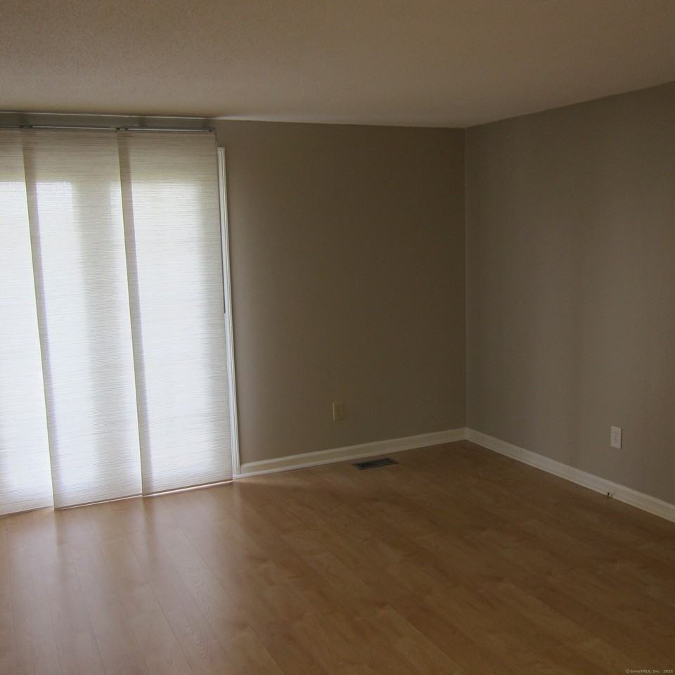 5 W Meadow Ln #4 - Photo 2 of 18