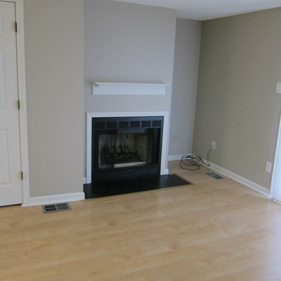 5 W Meadow Ln #4 - Photo 3 of 18