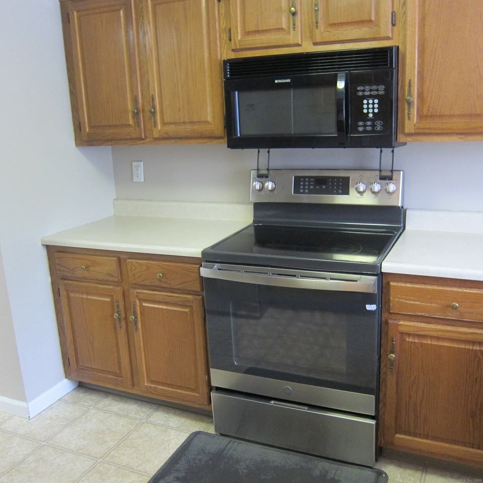 5 W Meadow Ln #4 - Photo 5 of 18