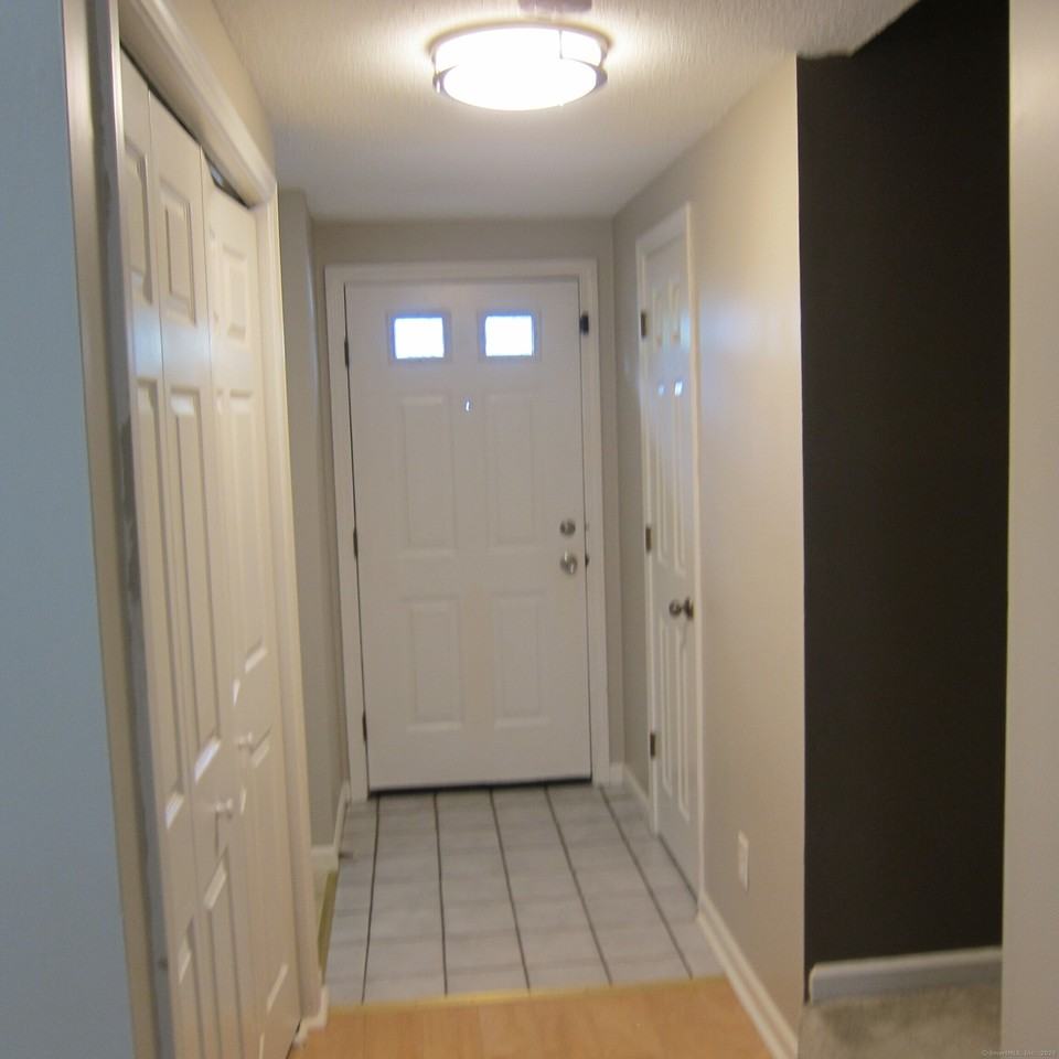 5 W Meadow Ln #4 - Photo 7 of 18