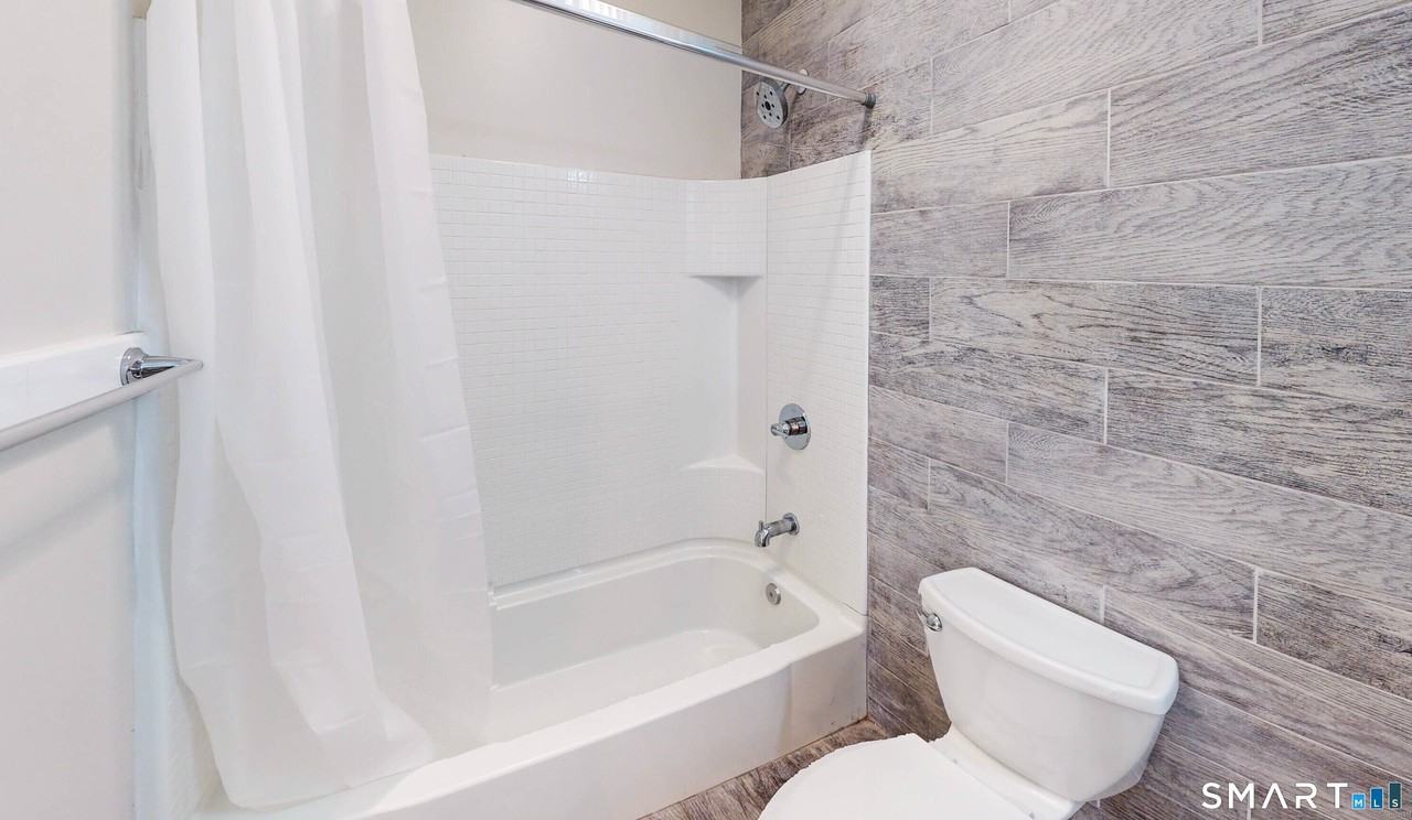 591 Orchard St #1 - Photo 6 of 8