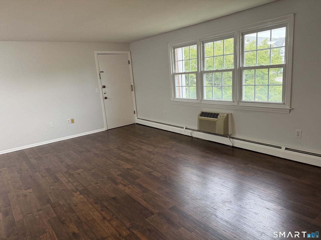1254 Farmington Ave #C - Photo 3 of 9