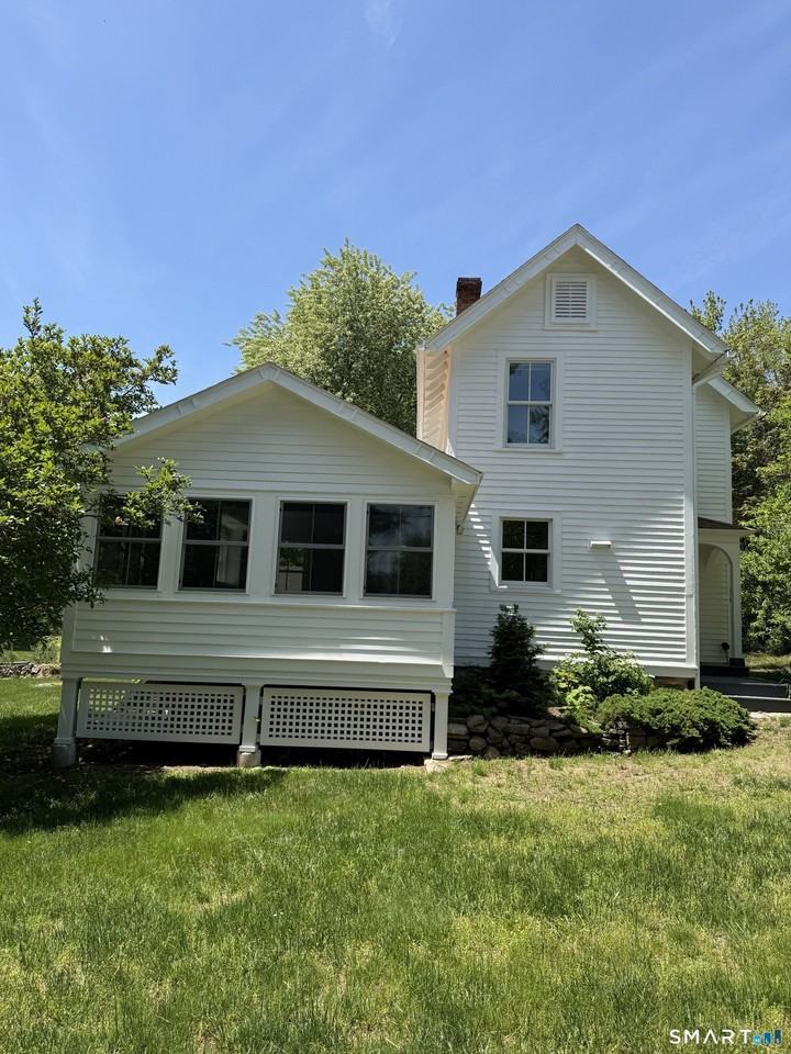 312 Ferry Rd - Photo 2 of 16