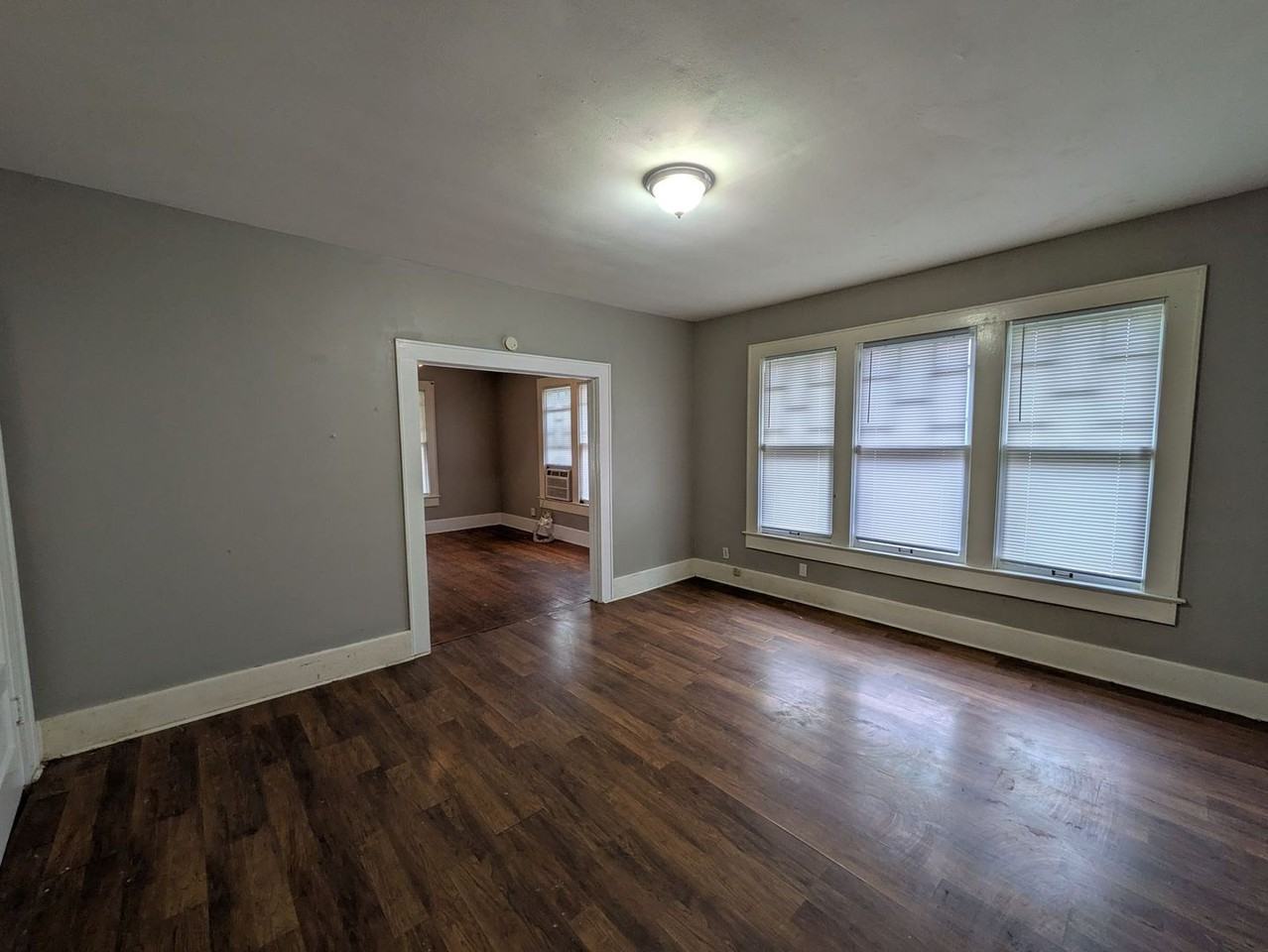 1275 Doucette St - Photo 2 of 8