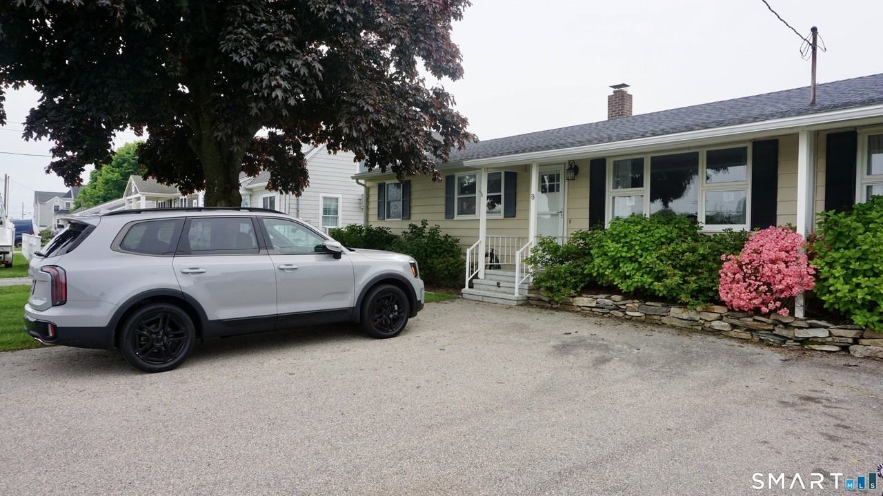 13 Pacific St - Photo 3 of 31