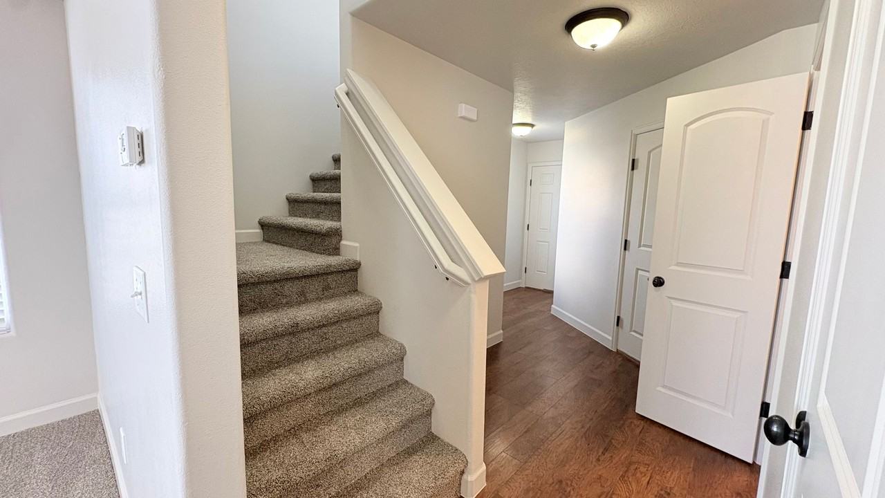 173 E Fiddlers Canyon Rd #1 - Photo 3 of 30