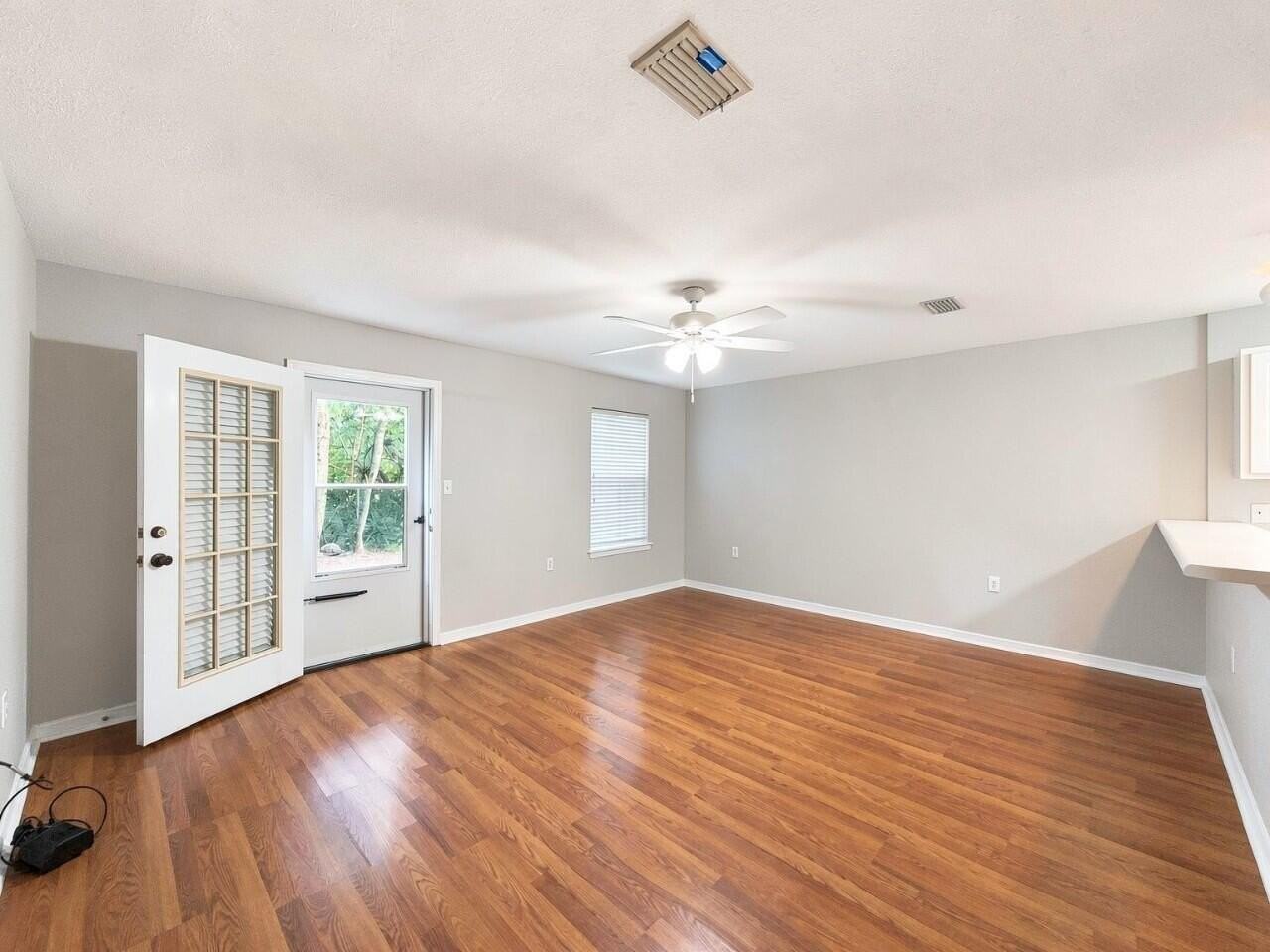 954 Scenic Oak Ln - Photo 3 of 9