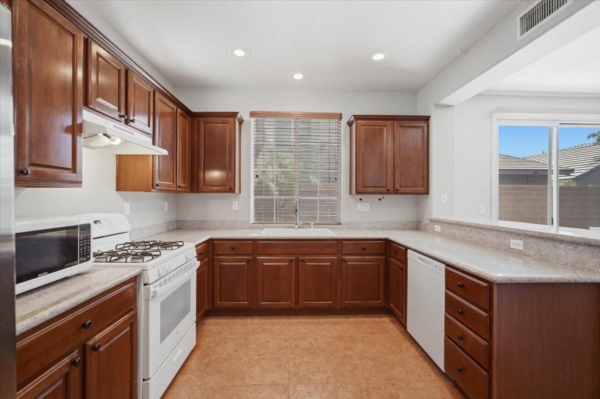 2206 Cast Pebble Dr #1 - Photo 7 of 25