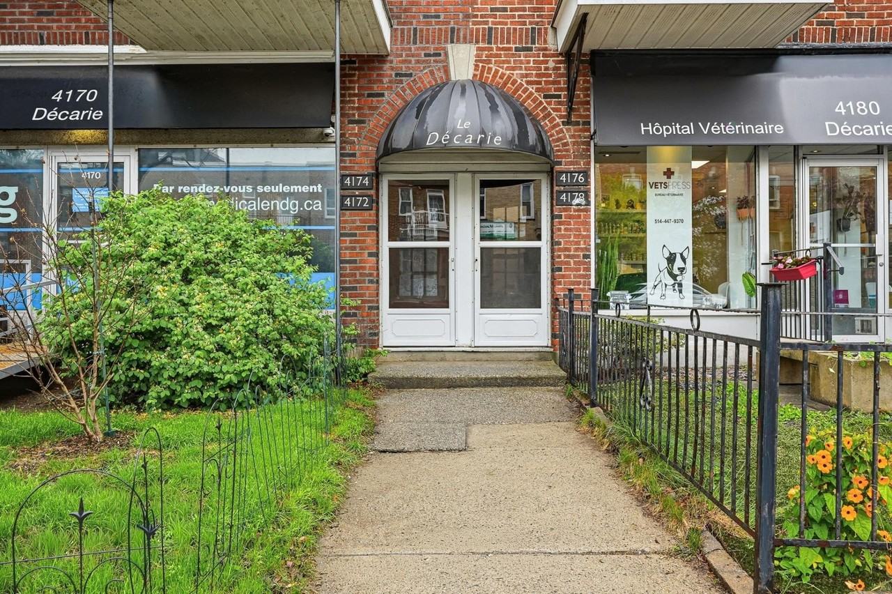 4176 Boul Décarie - Photo 2 of 23