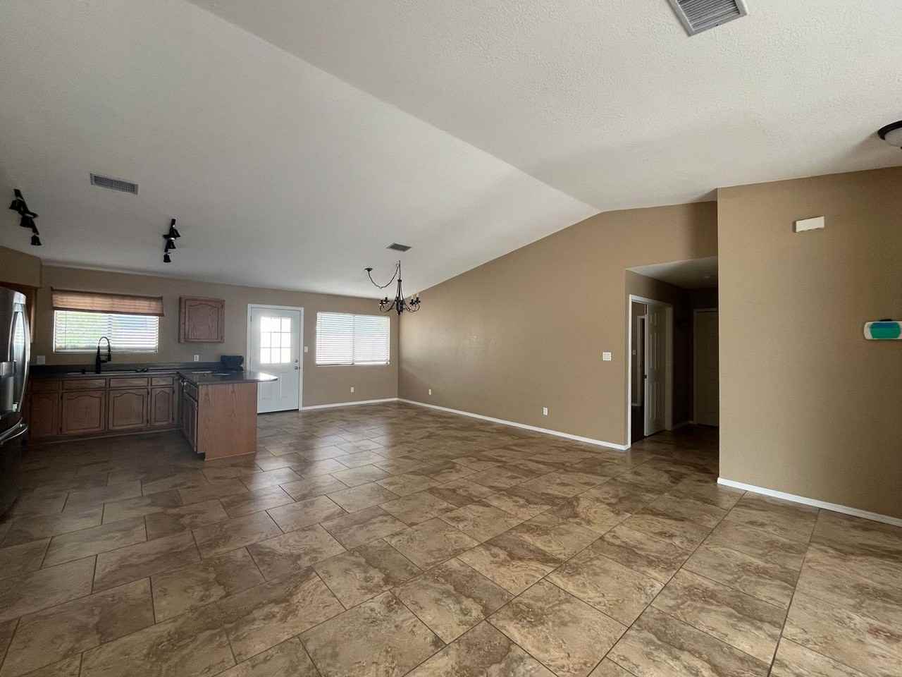 2872 Canyon View Dr - Photo 2 of 23