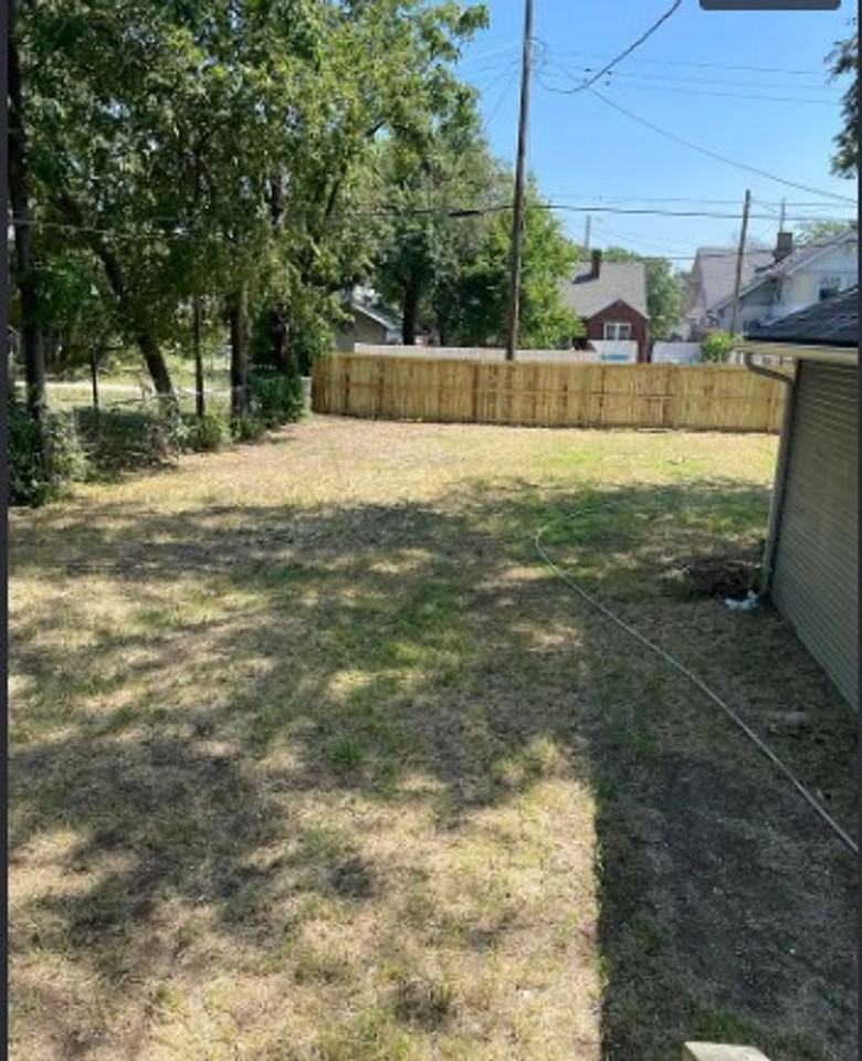 1852 S Market St - Photo 2 of 12