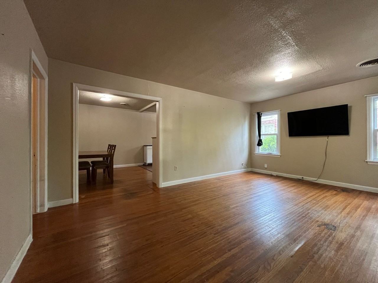 728 N Marion Ave - Photo 2 of 38