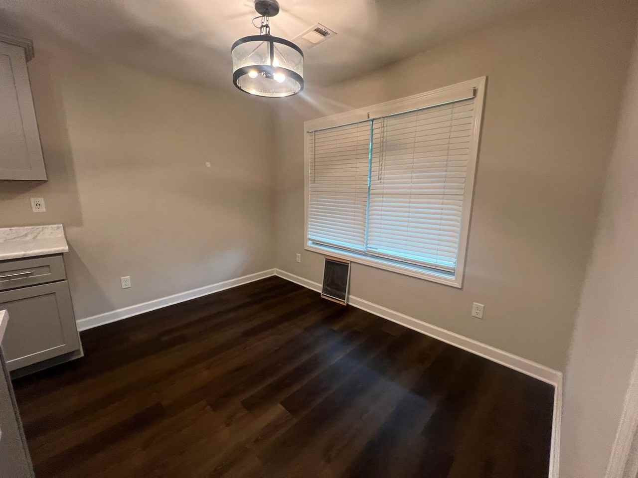 4450 Easthaven Cir - Photo 7 of 29