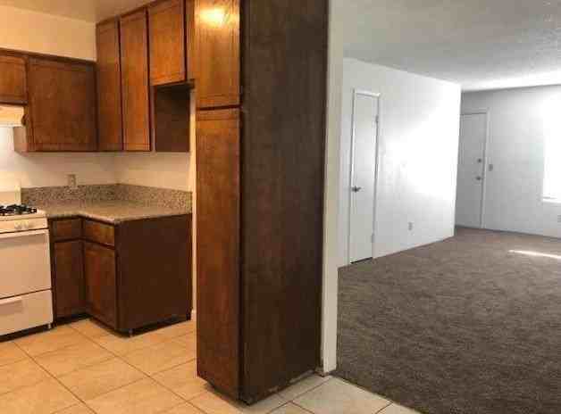 888 Greenfield Ave #F - Photo 4 of 11