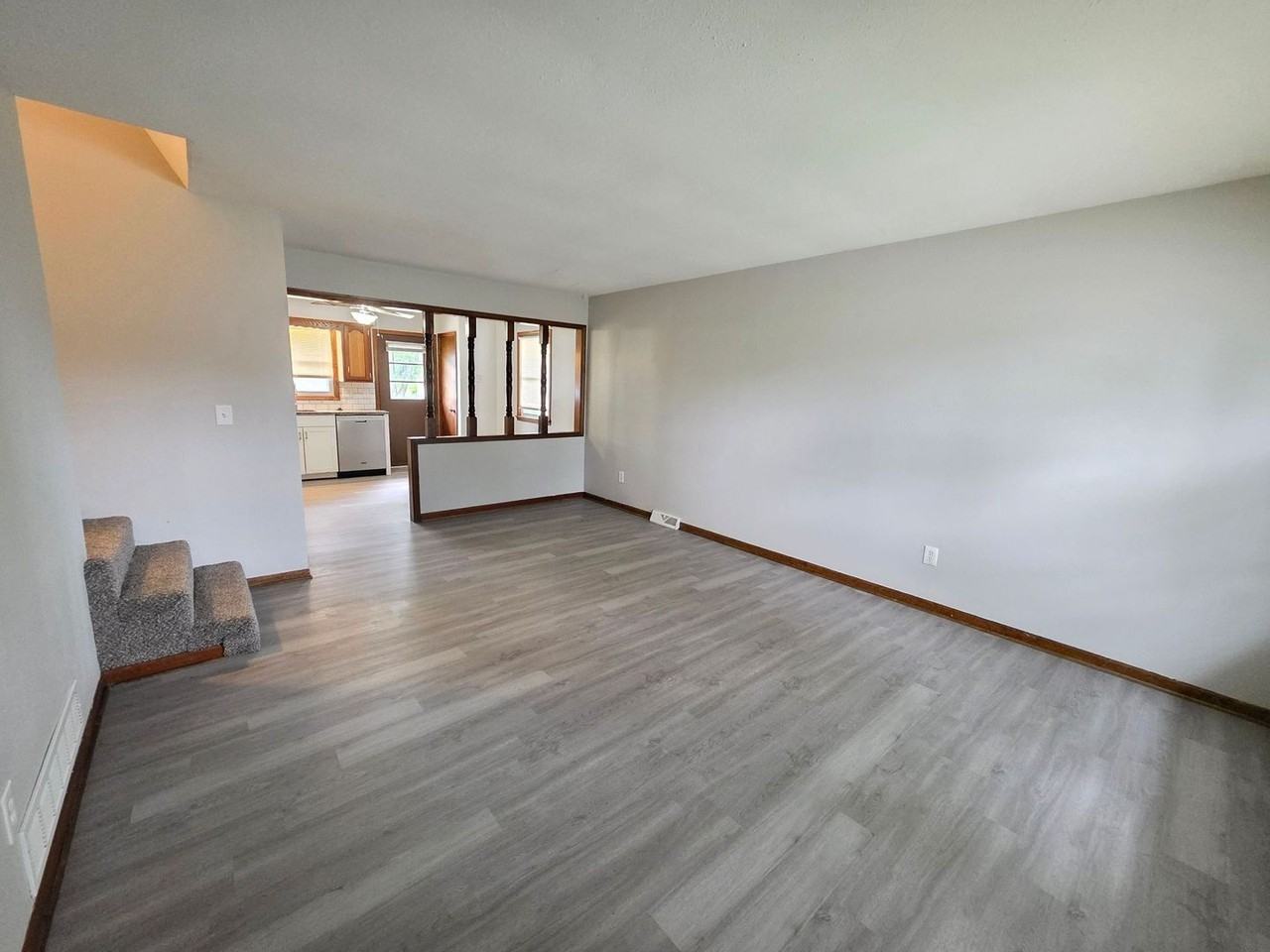 1710 Sw Sunset St - Photo 2 of 16