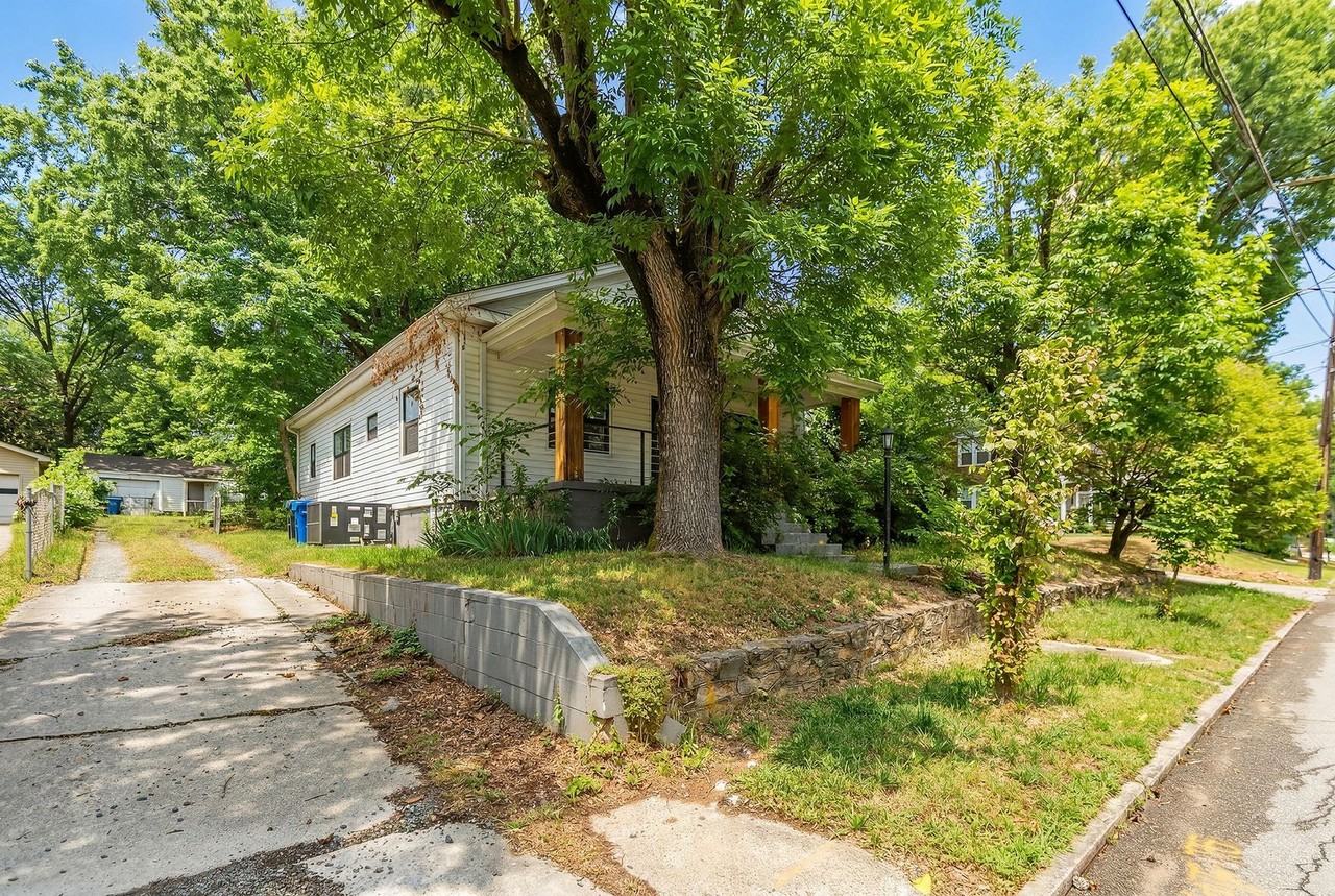 406 N Hyde Park Ave - Photo 2 of 21
