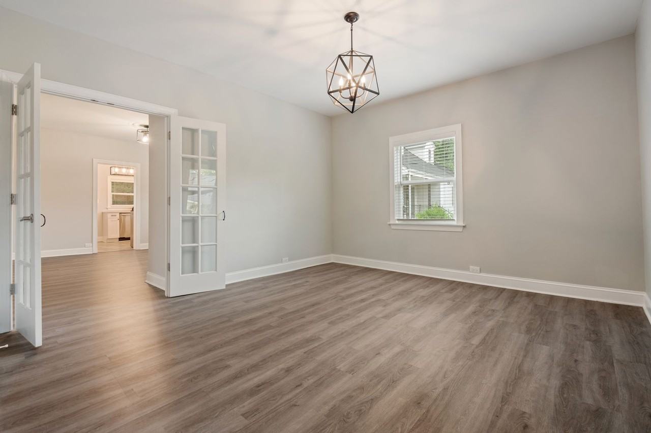 406 N Hyde Park Ave - Photo 4 of 21