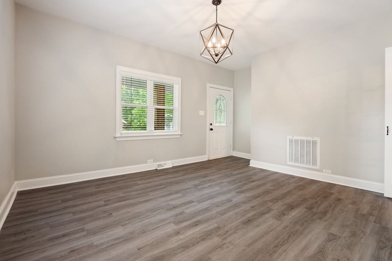 406 N Hyde Park Ave - Photo 5 of 21