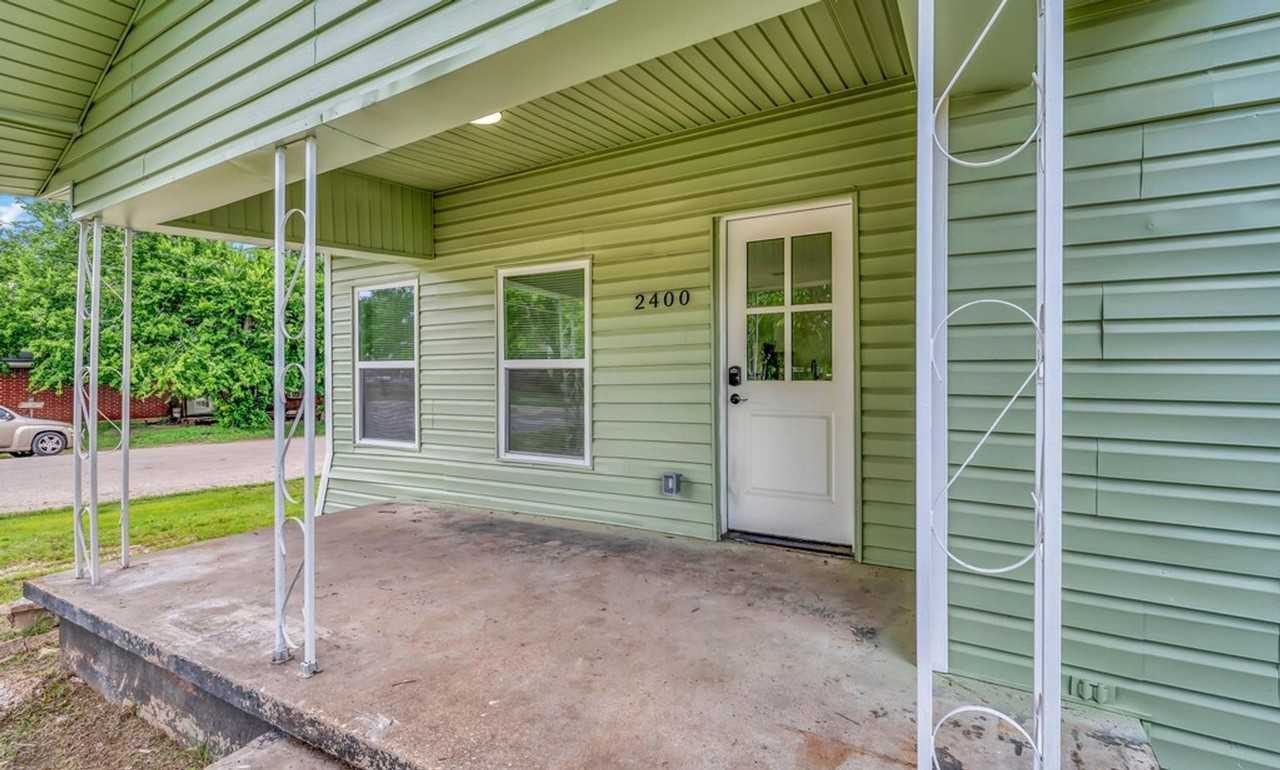 2400 Reuter Ave - Photo 2 of 25