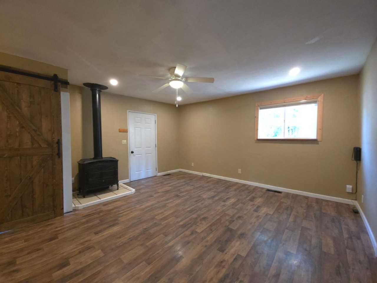 402 Oregon St - Photo 5 of 17