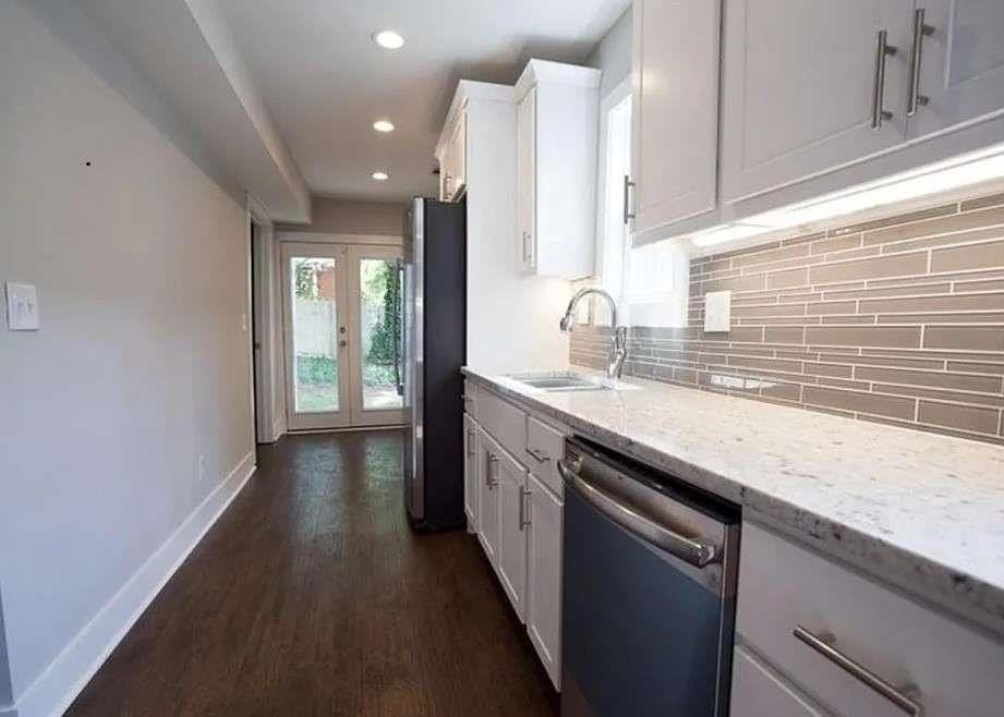954 Parsons St Sw - Photo 4 of 12
