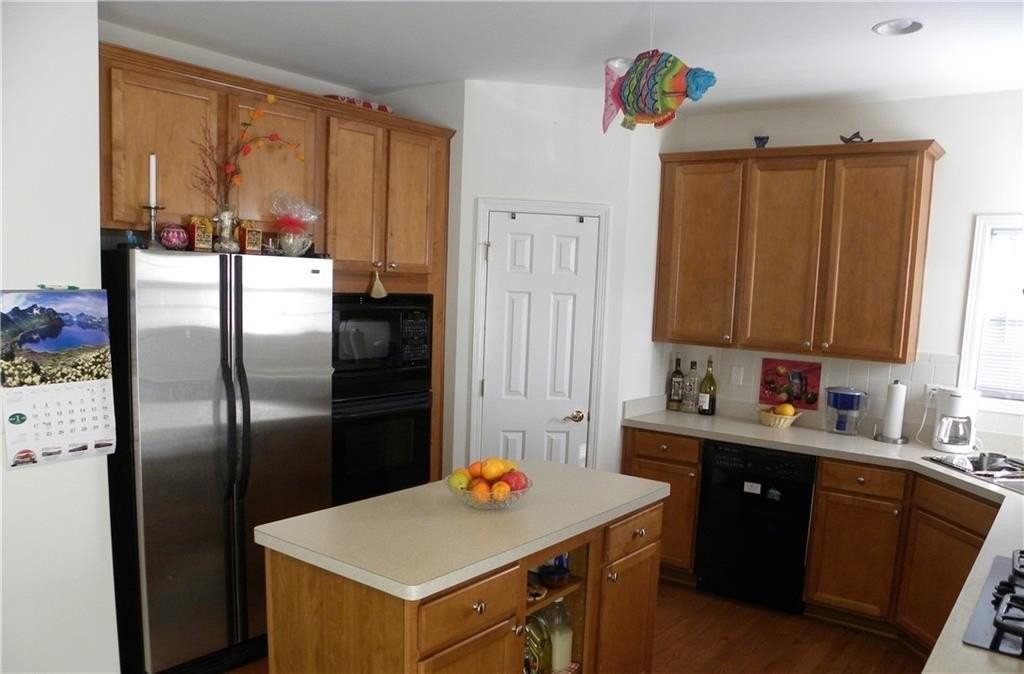 5876 Rue Villa Ln - Photo 4 of 15