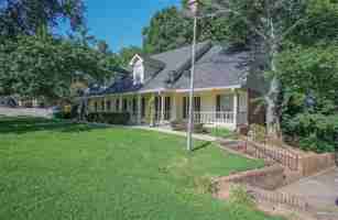 featured image of 846 Park Pl Ne