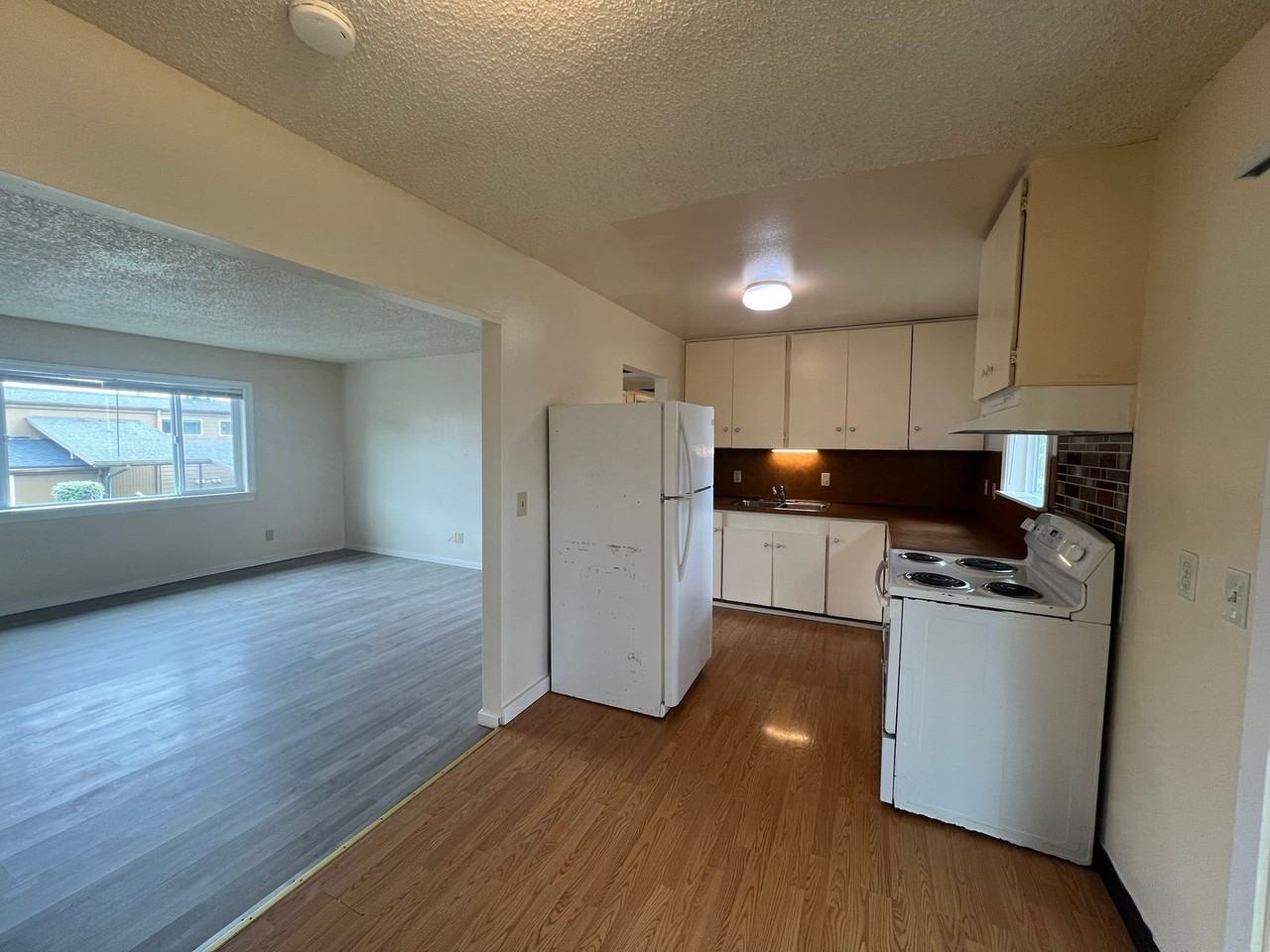 1864 Thomas Ave - Photo 7 of 11