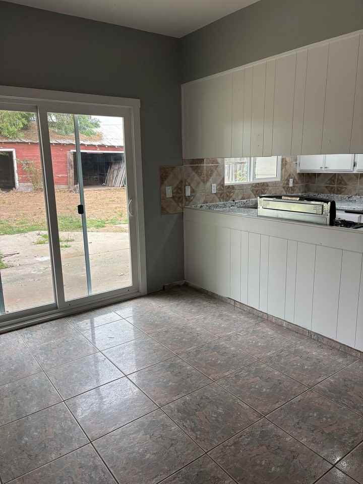 17 Hollis Ln - Photo 5 of 15