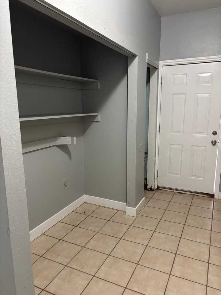 17 Hollis Ln - Photo 6 of 15