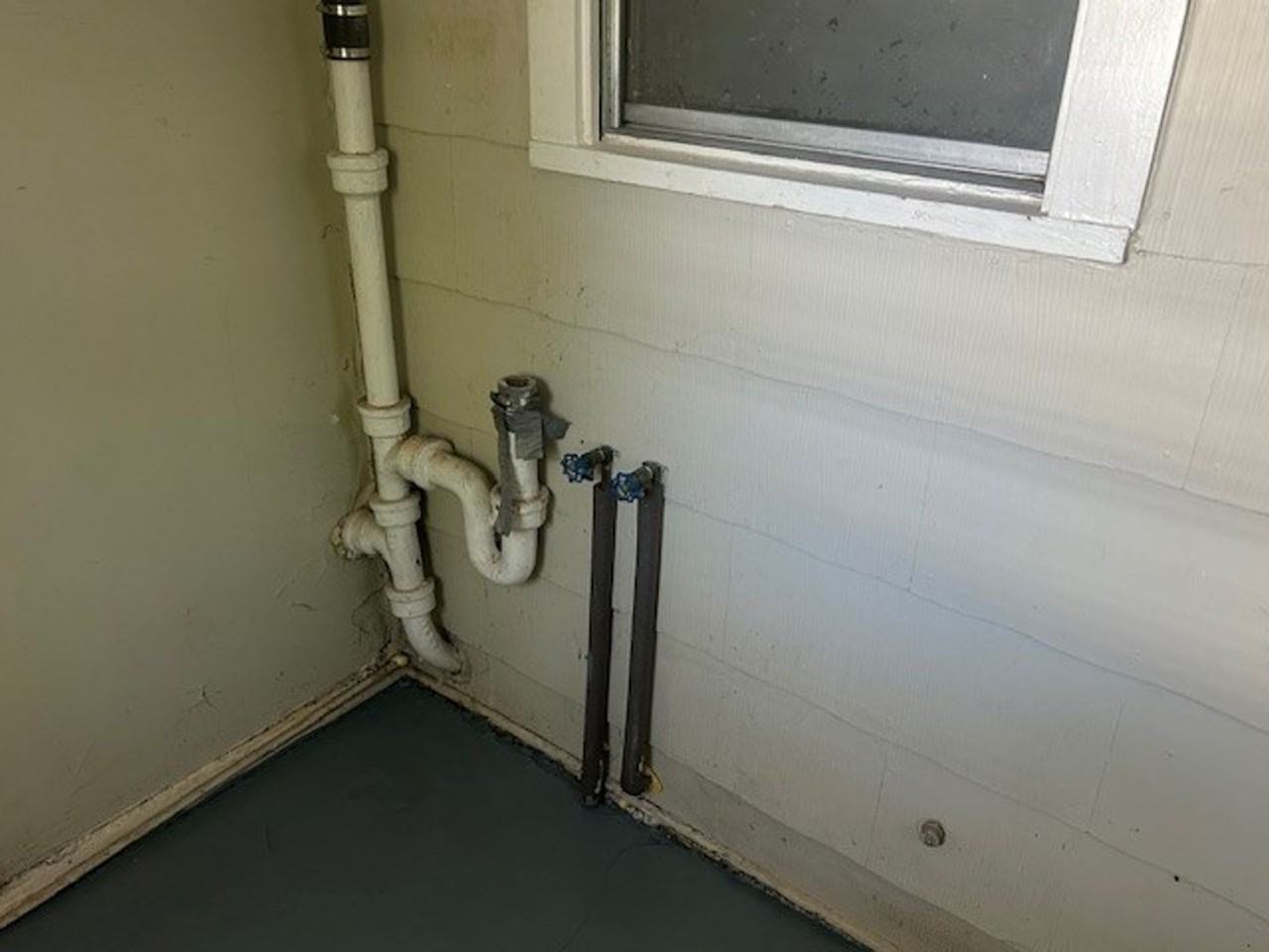 1801 S Grove St - Photo 2 of 11