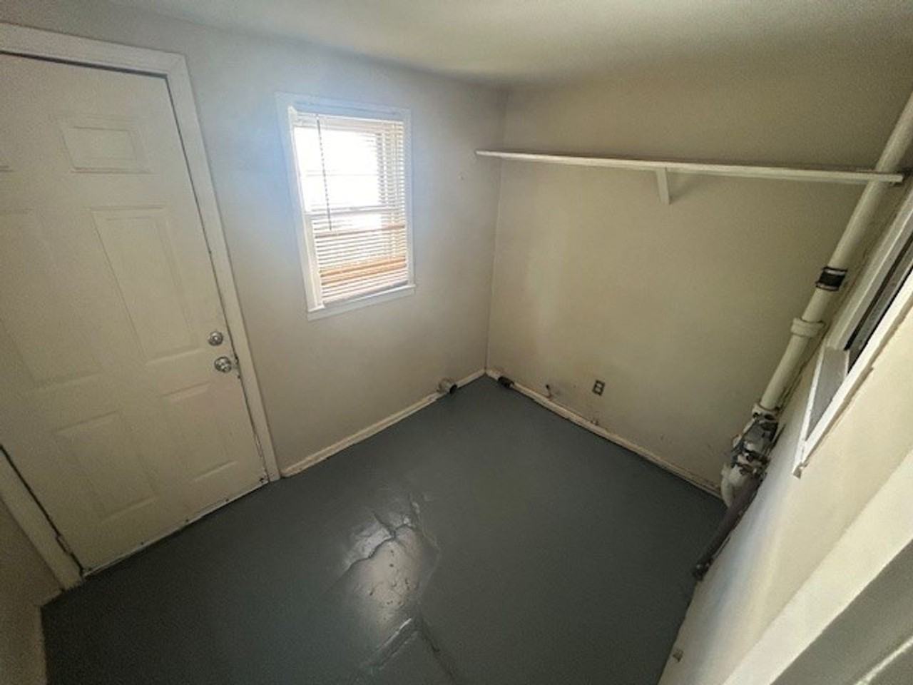 1801 S Grove St - Photo 3 of 11