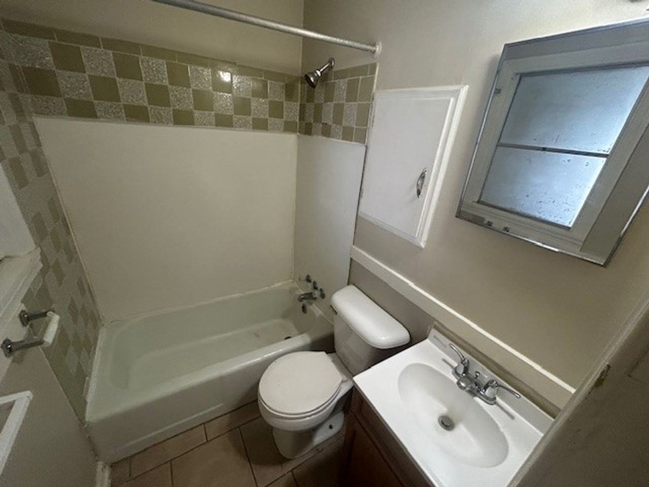 1801 S Grove St - Photo 6 of 11