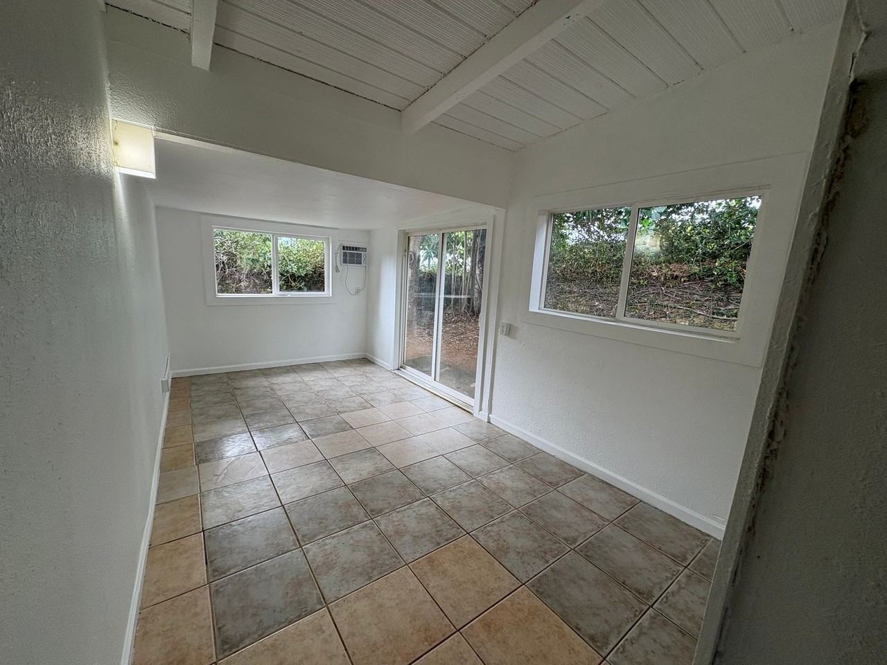 1034 Mokapu Blvd - Photo 7 of 17