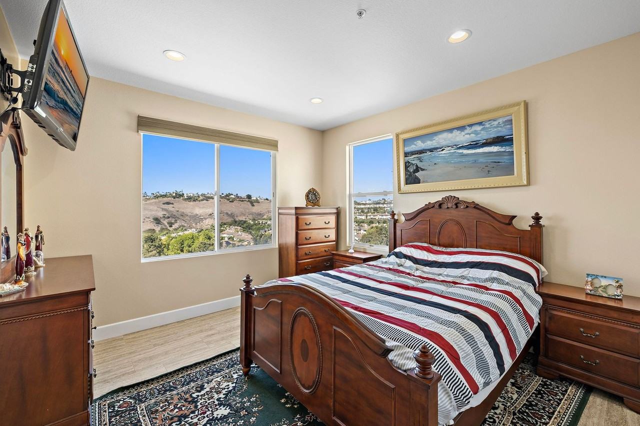 2438 Calle Aquamarina - Photo 4 of 25