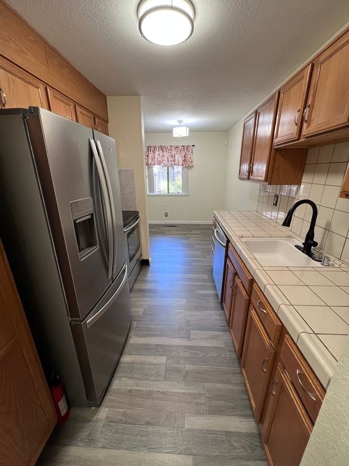 357 Willow Ave - Photo 3 of 13