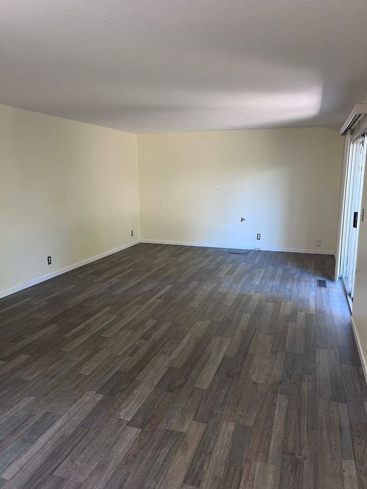 357 Willow Ave - Photo 6 of 13