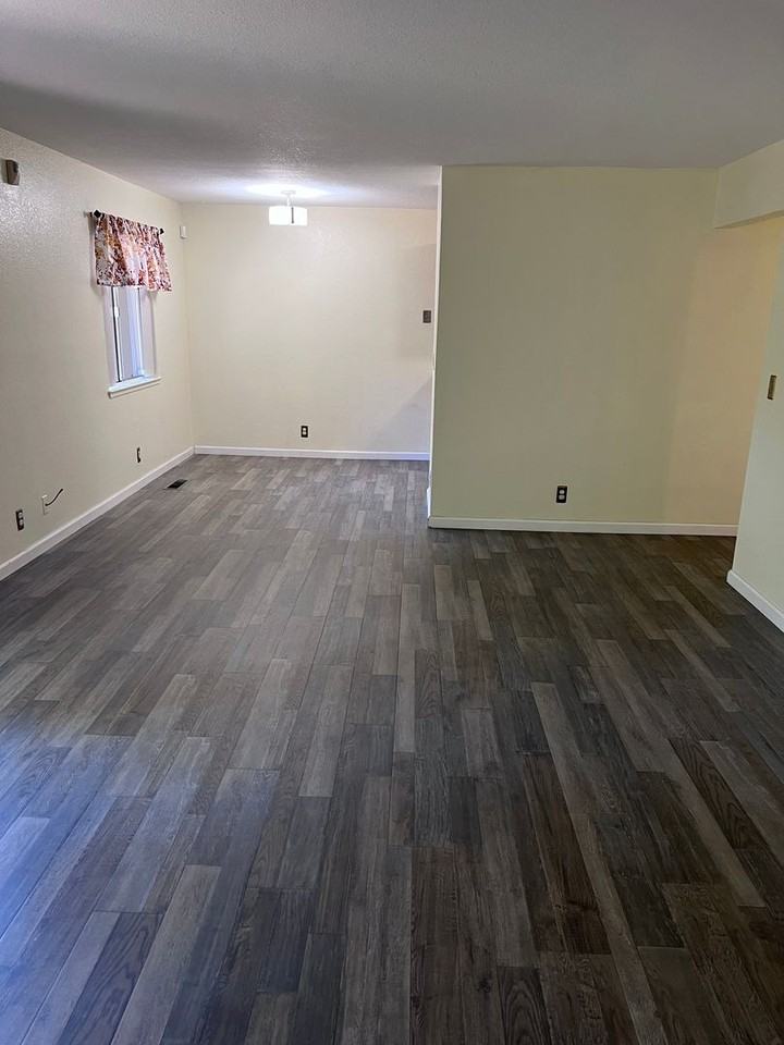 357 Willow Ave - Photo 7 of 13