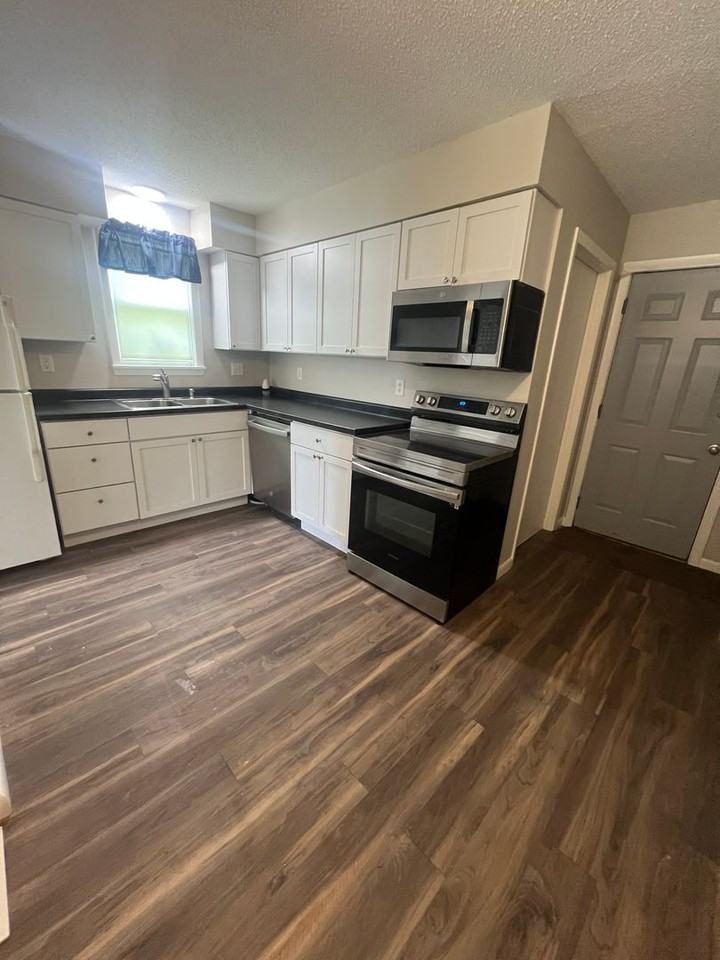 619 W Maple Ave N - Photo 3 of 8