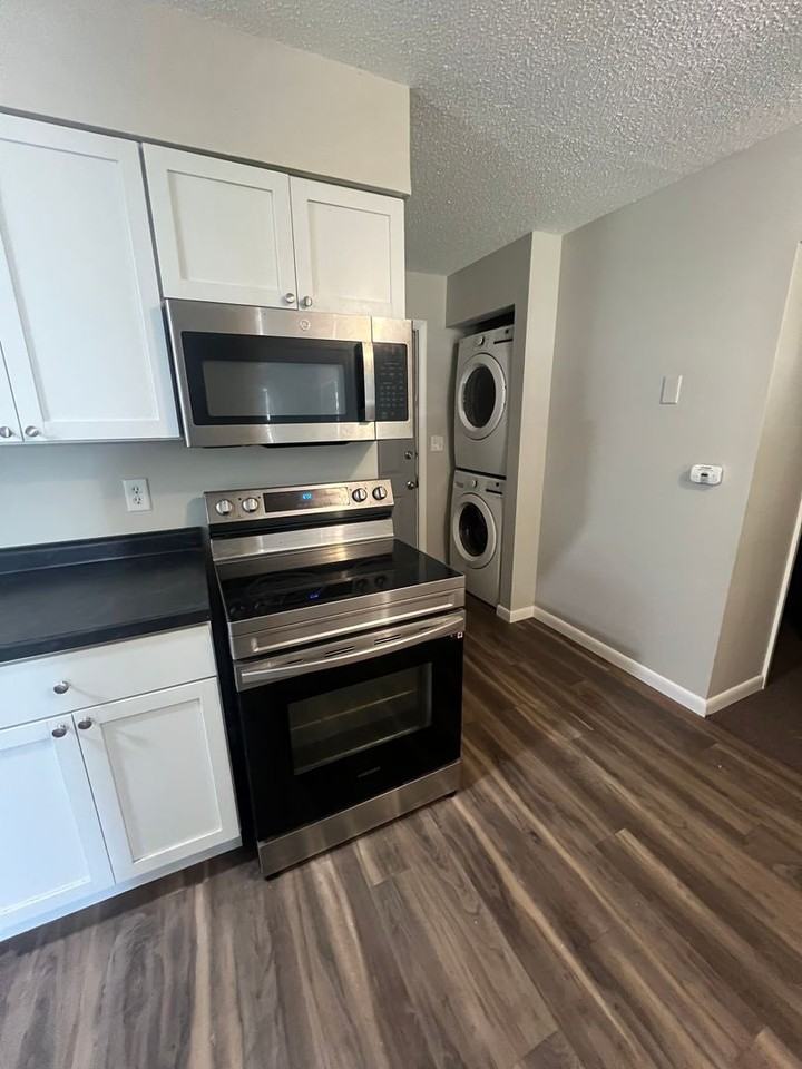 619 W Maple Ave N - Photo 4 of 8
