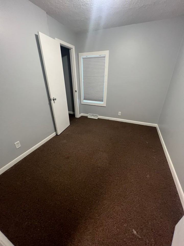 619 W Maple Ave N - Photo 5 of 8