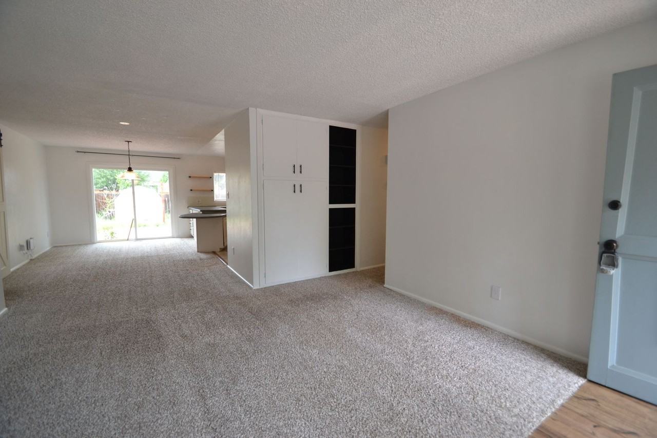 3106 Gomer Ave - Photo 3 of 14