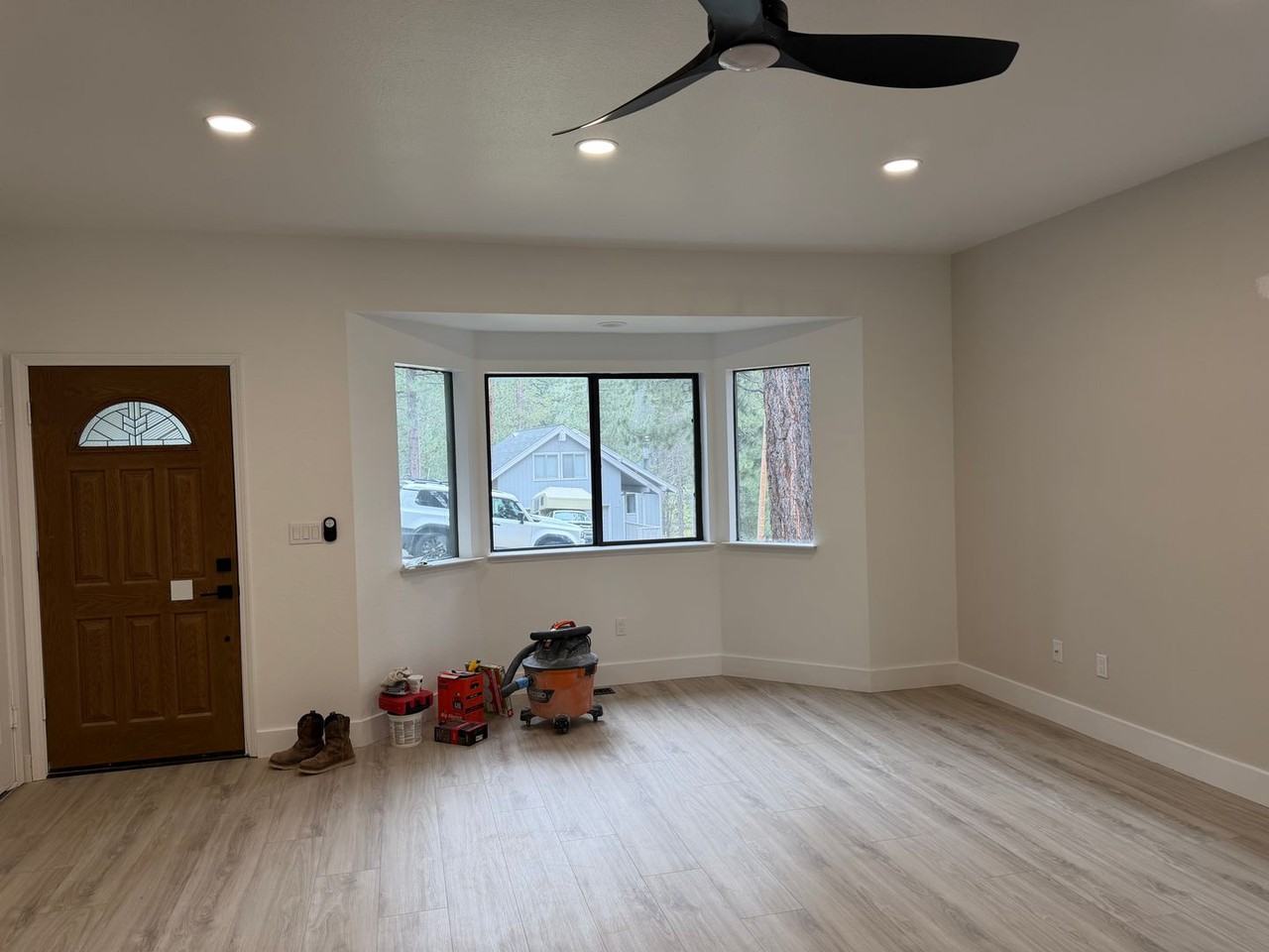 1900 Apache Ave - Photo 3 of 15