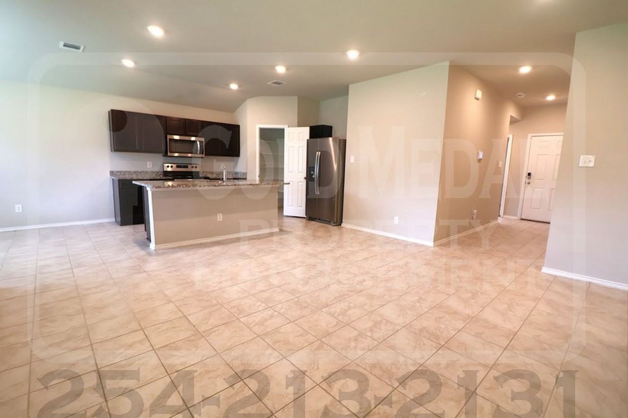 5004 Karen Green Dr - Photo 5 of 29